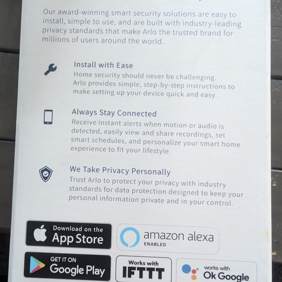 Arlo Essential XL Spotlight Camera - Picture 5 of 5